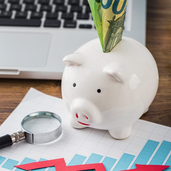 alto-angulo-articulos-oficina-alcancia-tabla-crecimiento